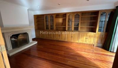 Casa de 3 alcobas en venta en Santa Barbara Alta, Bogotá, 594 m² · foto 10 de 20
