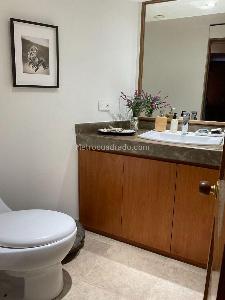 Apartamento de 3 alcobas en venta en Parque De La 93, Bogotá, 133 m² · foto 3 de 10