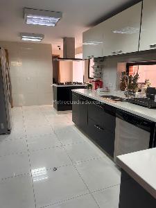 Apartamento de 4 alcobas en venta en La Carolina Country, Bogotá, 250 m² · foto 6 de 20