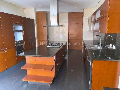 Apartamento de 4 alcobas en venta en Los Rosales, Bogotá, 375 m² · foto 10 de 18