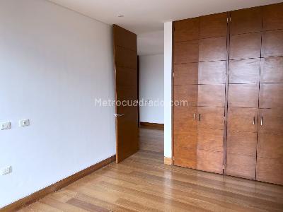 Apartamento de 4 alcobas en venta en Los Rosales, Bogotá, 375 m² · foto 8 de 18