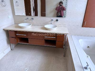 Apartamento de 4 alcobas en venta en Los Rosales, Bogotá, 375 m² · foto 11 de 18