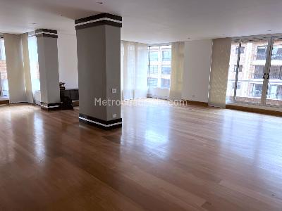 Apartamento de 4 alcobas en venta en Los Rosales, Bogotá, 375 m² · foto 3 de 18