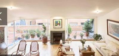 Apartamento de 3 alcobas en venta en Los Rosales, Bogotá, 413 m² · foto 2 de 15