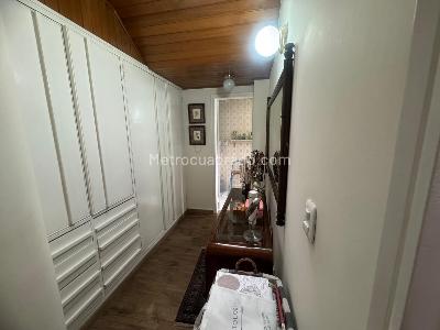 Apartamento de 3 alcobas en venta en Santa Barbara, Bogotá, 137 m² · foto 6 de 20