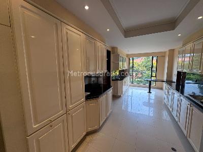 Apartamento en venta en Santa Barbara Alta, Bogotá · foto 4 de 16