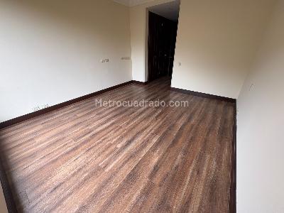 Apartamento en venta en Santa Barbara Alta, Bogotá · foto 9 de 16
