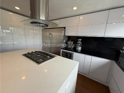 Apartamento de 4 alcobas en venta en Santa Paula, Bogotá, 255 m² · foto 2 de 20