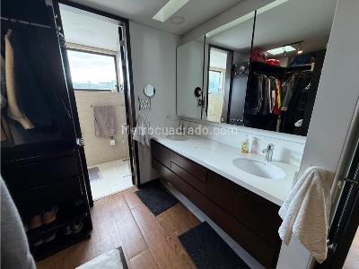 Apartamento de 4 alcobas en venta en Santa Paula, Bogotá, 255 m² · foto 9 de 20