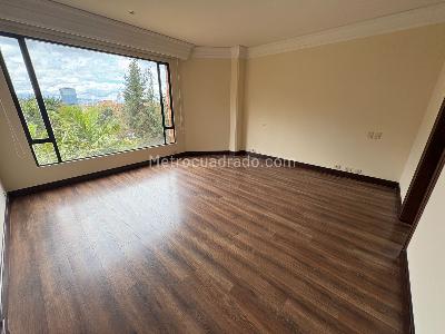 Apartamento de 3 alcobas en venta en Altos De Santa Barbara, Bogotá, 315 m² · foto 6 de 18