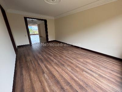 Apartamento de 3 alcobas en venta en Altos De Santa Barbara, Bogotá, 315 m² · foto 14 de 18