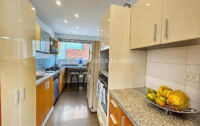 Apartamento de 3 alcobas en venta en Altos Del Refugio, Bogotá, 175 m² · foto 6 de 14