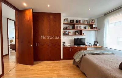 Apartamento de 3 alcobas en venta en Altos Del Refugio, Bogotá, 175 m² · foto 11 de 14