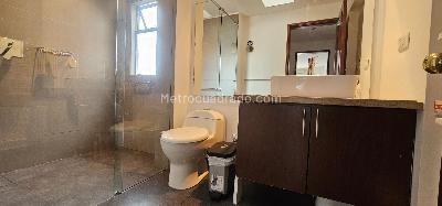Apartamento de 4 alcobas en venta en Santa Barbara Occidental, Bogotá, 207 m² · foto 15 de 20