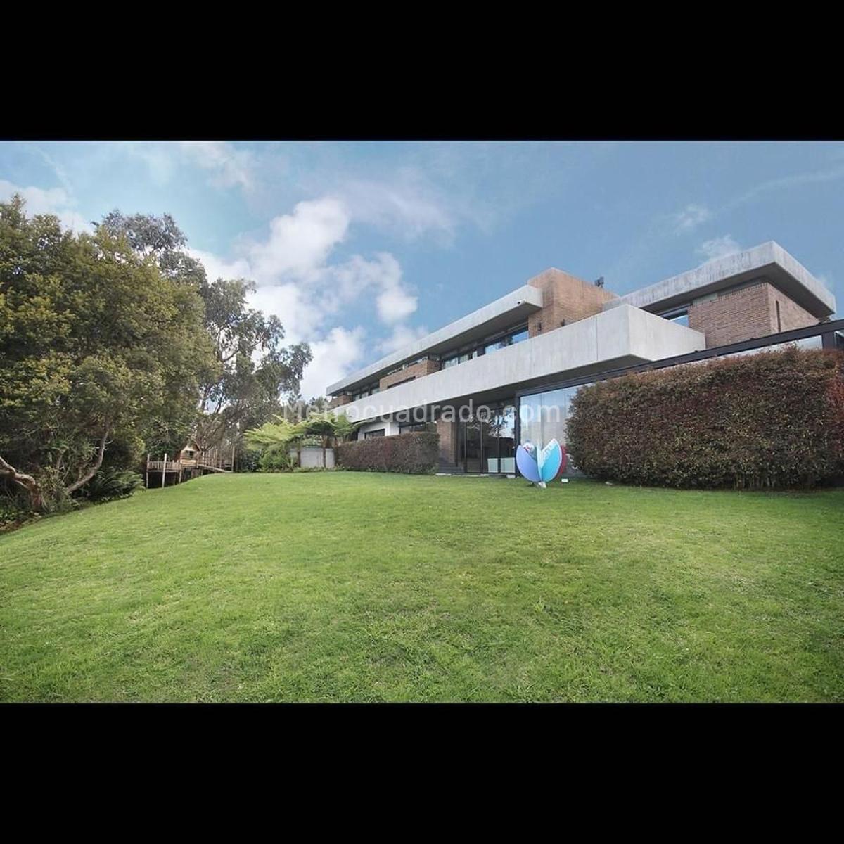 Casa de 5 habitaciones en venta en Altos de San Isidro, Bogotá — imagen 1 de 20
