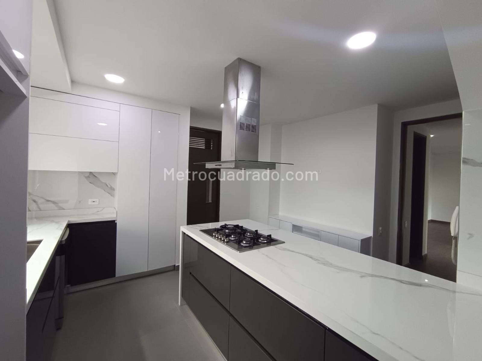 Casa de 5 habitaciones en venta en Ciudad Salitre, Bogotá — imagen 1 de 20