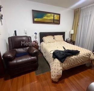 Apartamento de 3 alcobas en venta en Chico San Patricio, Bogotá, 235 m² · foto 14 de 17