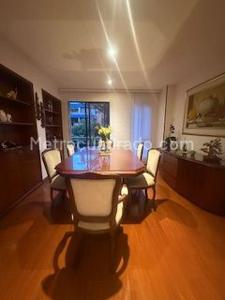 Apartamento de 3 alcobas en venta en Chico San Patricio, Bogotá, 235 m² · foto 4 de 17