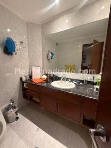 Apartamento de 3 alcobas en venta en Chico San Patricio, Bogotá, 235 m² · foto 9 de 17
