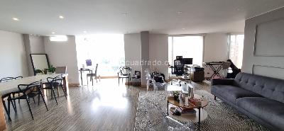 Apartamento de 3 alcobas en venta en Chico Santa Barbara, Bogotá, 135 m² · foto 2 de 19