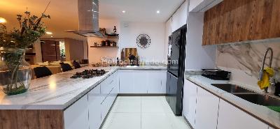 Apartamento de 3 alcobas en venta en Sierras Del Moral, Bogotá, 209 m² · foto 5 de 18