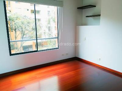 Apartamento de 3 alcobas en venta en Chico Navarro Santa Barbara, Bogotá, 171 m² · foto 13 de 20