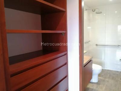 Apartamento de 3 alcobas en venta en Chico Navarro Santa Barbara, Bogotá, 171 m² · foto 15 de 20