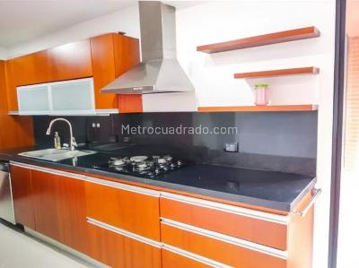 Apartamento de 3 alcobas en venta en Chico Navarro Santa Barbara, Bogotá, 171 m² · foto 7 de 20