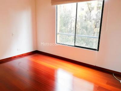 Apartamento de 3 alcobas en venta en Chico Navarro Santa Barbara, Bogotá, 171 m² · foto 9 de 20