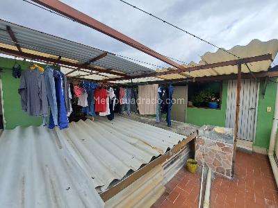 Casa de 5 alcobas en venta en Alqueria La Fragua, Bogotá, 180 m² · foto 2 de 12