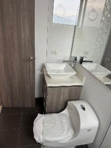 Apartamento de 2 alcobas en venta en Envigado, Medellín, 72 m² · foto 8 de 17