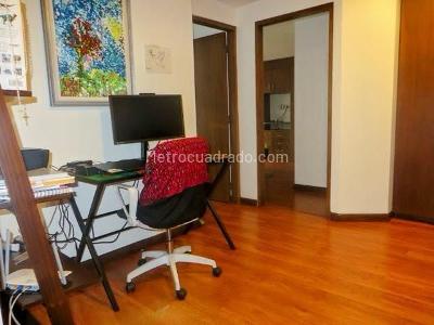 Apartamento de 3 alcobas en venta en Chico Autopista, Bogotá, 137 m² · foto 9 de 13