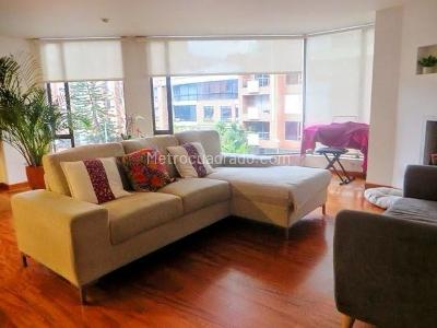 Apartamento de 3 alcobas en venta en Chico Autopista, Bogotá, 137 m² · foto 2 de 13