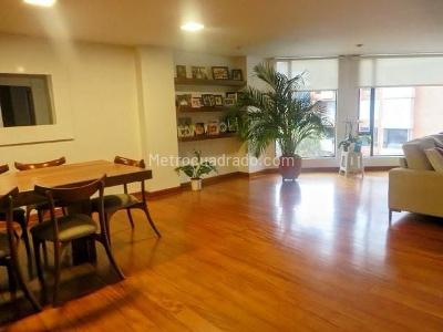 Apartamento de 3 alcobas en venta en Chico Autopista, Bogotá, 137 m² · foto 4 de 13
