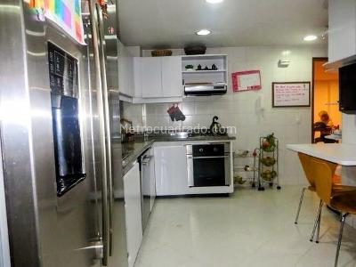 Apartamento de 3 alcobas en venta en Chico Autopista, Bogotá, 137 m² · foto 5 de 13