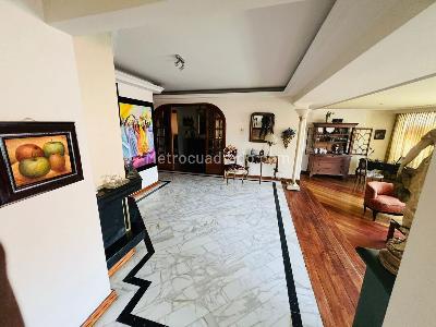 Apartamento de 2 alcobas en venta en Santa Barbara Central, Bogotá, 167 m² · foto 9 de 16