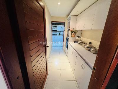 Apartamento de 2 alcobas en venta en Santa Barbara Central, Bogotá, 167 m² · foto 3 de 16