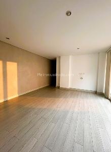 Apartamento de 2 alcobas en venta en Chico Norte, Bogotá, 89 m² · foto 2 de 16