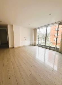 Apartamento de 2 alcobas en venta en Chico Norte, Bogotá, 89 m² · foto 4 de 16