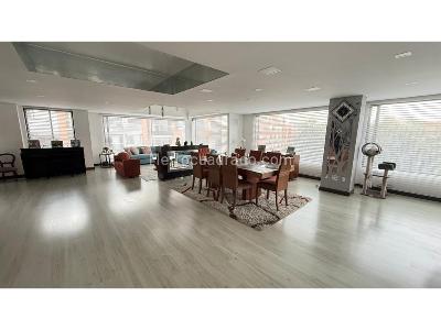 Apartamento de 4 alcobas en venta en Santa Barbara, Bogotá, 250 m² · foto 2 de 20