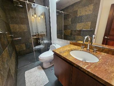 Apartamento de 4 alcobas en venta en San Patricio, Bogotá, 233 m² · foto 15 de 17
