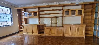 Apartamento de 3 alcobas en venta en Santa Barbara, Bogotá, 198 m² · foto 3 de 15
