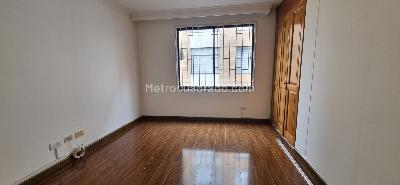 Apartamento de 3 alcobas en venta en Santa Barbara, Bogotá, 198 m² · foto 7 de 15