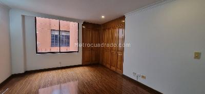 Apartamento de 3 alcobas en venta en Santa Barbara, Bogotá, 198 m² · foto 10 de 15