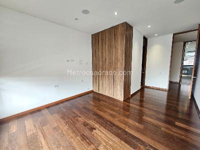Apartamento de 4 alcobas en venta en Los Rosales, Bogotá, 350 m² · foto 13 de 18