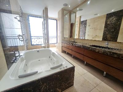 Apartamento de 4 alcobas en venta en Los Rosales, Bogotá, 350 m² · foto 15 de 18