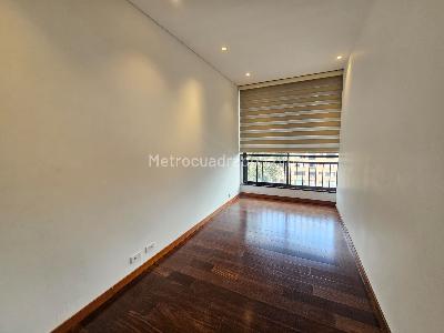 Apartamento de 4 alcobas en venta en Los Rosales, Bogotá, 350 m² · foto 9 de 18