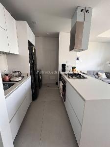 Apartaestudio en arriendo en Quintas De Santa Barbara, Bogotá, 55 m² · foto 4 de 11