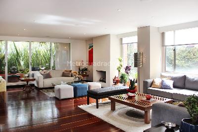 Apartamento de 2 alcobas en venta en Los Rosales Emaus, Bogotá, 210 m² · foto 1 de 17