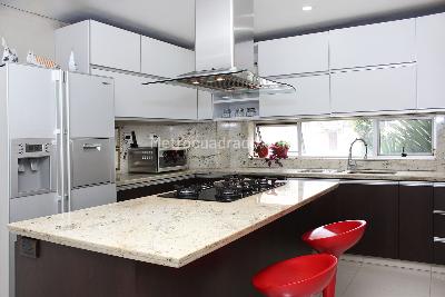 Apartamento de 2 alcobas en venta en Los Rosales Emaus, Bogotá, 210 m² · foto 15 de 17